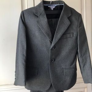 Boys size 4T Kitestrings suit